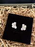 DAISY DREAMS925銀針?lè )凵m瑯花朵耳釘高級感獨特女氣質(zhì)百搭經(jīng)典秋冬耳飾品 【925銀針】不對稱(chēng)花朵耳環(huán) 曬單實(shí)拍圖
