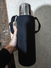 德國加厚耐磨防摔保溫杯套水瓶保護套戶(hù)外便攜斜跨可背水壺袋黑色 【升級可斜挎款】黑色1500ml 曬單實(shí)拍圖