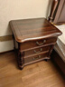 一具一家美式全實(shí)木床頭柜小美風(fēng)格核桃木原木三抽屜臥室床頭儲物柜子 802床頭柜54×43×59CM 曬單實(shí)拍圖