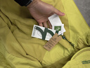 蜜撲【三防膠囊殼】?jì)和锛具B帽輕量薄絨沖鋒外套 介黃 130cm 曬單實(shí)拍圖