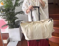 集領(lǐng)短途旅行包男女士新款待產(chǎn)包大容量短途旅游收納包斜跨運動(dòng)健身包 米白色 曬單實(shí)拍圖