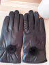 恒源祥羊皮手套女狐貍毛秋冬防風(fēng)防寒騎行開(kāi)車(chē)加絨加厚保暖輕薄觸屏手套 黑色真羊皮+狐貍毛球 S 曬單實(shí)拍圖
