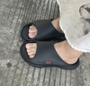 izt超輕高彈一字拖超臨界拖鞋夏季新款透氣輕盈鞋廚房浴室居家鞋防滑 黑色 40-41 曬單實(shí)拍圖