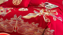 水星系列家紡新中式龍鳳刺繡婚慶四件套大紅色100支純棉結婚定制 旗艦款鳳冠霞帔 床單款 1.8四件套:被套配200*230 曬單實(shí)拍圖