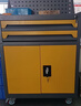 【廠(chǎng)家直銷(xiāo)】工具車(chē)車(chē)間帶鎖鐵皮柜五金零件柜工廠(chǎng)移動(dòng)物料收納柜 二抽帶網(wǎng)【灰黃套色】 曬單實(shí)拍圖
