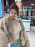 付智恩 時(shí)髦歐尼 時(shí)髦精致飄逸雙色包裹感立領(lǐng)落肩小短款狐貍毛皮草外套 柔米咖-立領(lǐng).芬蘭sagafurs狐貍毛 M 曬單實(shí)拍圖