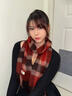 唐獅（TonLion）騏驥紅色純羊毛圍巾女士冬季保暖送女友本命年馬年新年禮物禮盒裝 紅色格子 曬單實(shí)拍圖