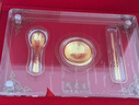 周大生黃金寶寶滿(mǎn)月三件套抓鬮紀念金碗筷寶寶周歲送兒童滿(mǎn)月禮物 黃金寶寶紀念套裝 1g 曬單實(shí)拍圖