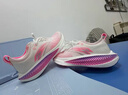 安踏馬力2丨氮科技全掌碳板跑步鞋子男專(zhuān)業(yè)馬拉松訓練鞋緩震運動(dòng)鞋 雪花白/熒光蓮粉/葡萄紫252-1 42 （男8.5） 曬單實(shí)拍圖
