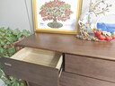 源氏木語(yǔ)實(shí)木斗柜簡(jiǎn)約抽屜置物柜臥室家用黑胡桃木靠墻儲物收納柜 (楸木胡桃色)0.91米五斗柜 曬單實(shí)拍圖