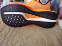 特步【2000公里三代】跑鞋男兩千公里三代大魔王跑鞋耐磨透氣跑步鞋女 新熒光橙/黑 42 曬單實(shí)拍圖