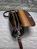 皓娥單肩斜挎包復古小包包女2025新款氣質(zhì)通勤單肩包休閑包斜挎包 枕頭包【咖色無(wú)掛件】 曬單實(shí)拍圖
