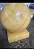 天然米黃玉球擺件黃玉石水晶球轉運球客廳玄關(guān)裝飾品 黃玉轉運球直徑12厘米+黃玉底座 曬單實(shí)拍圖