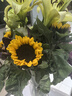 向日葵混搭鮮花家用水養插花云南基地直發(fā)簡(jiǎn)易混搭水養花束 隨機百合5朵+向日葵3枝+洋桔梗10朵 曬單實(shí)拍圖