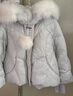 艾萊依甜美羽絨服女短款可脫卸狐貍毛領(lǐng)連帽保暖冬外套 冰清藍 S 曬單實(shí)拍圖