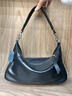 秋款水晶植鞣牛皮hobo真皮女包百搭手提單肩斜挎包女士通勤腋下包 黑色 簡(jiǎn)約時(shí)尚通勤大包 曬單實(shí)拍圖