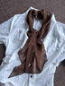瑜尚臻品絲巾女2025新款秋冬高級感時(shí)尚氣質(zhì)圍脖絲巾復古港風(fēng)圍巾配飾 棕色 曬單實(shí)拍圖