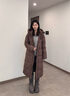 波司登（BOSIDENG）25新款90鵝絨羽絨服商場(chǎng)熱賣(mài)同款女長(cháng)款連帽保暖外套B250244174 燕麥暖咖|7E83 S 160/84A 體重約100-110斤 曬單實(shí)拍圖