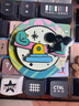 PopSockets【暖暖小屋】泡泡騷靈感家系列創(chuàng  )作者聯(lián)名手機支架蘋(píng)果磁吸神器伸縮防摔粘貼指環(huán)扣氣囊磁吸圓啪嗒 Boocha趴趴走 曬單實(shí)拍圖