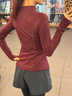 陶芙（taofu）后腰口袋訓練服開(kāi)衫女秋冬修身運動(dòng)健身上衣速干跑步跳操瑜伽外套 梅紫長(cháng)袖 M 曬單實(shí)拍圖