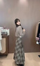 雪妃藍琪（XUEFEILANQI）秋冬連衣裙女裝2025新款學(xué)院風(fēng)針織毛衣套裝裙子小個(gè)子小香風(fēng)穿搭 奶咖色上衣+咖色格子裙 M 【建議80-100斤】 曬單實(shí)拍圖
