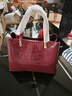 笛寇婚包女?huà)寢尰槎Y喜婆婆手提包包女通勤女神節時(shí)尚中年媽媽包斜挎包 酒紅色 曬單實(shí)拍圖