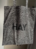 HAY官方旗艦店 Cotton Bag字母Logo購物袋ins風(fēng)通勤單肩包棉袋印花 1個(gè) 斑點(diǎn) Dots 乳白色 中號 曬單實(shí)拍圖