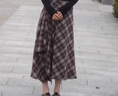 衣香麗影松弛感磨毛格紋半身裙女冬裝新款寬松不規則中長(cháng)裙子 咖啡色 M 曬單實(shí)拍圖