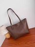 Reessy奢侈品女包托特包女式2026新款時(shí)尚百搭腋下包大容量通勤單肩包 咖啡色(禮盒包裝) 曬單實(shí)拍圖