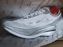 多威神行者3代跑鞋男女款全掌碳板專(zhuān)業(yè)馬拉松PB精英競速跑步運動(dòng)鞋 MT95298B/空氣動(dòng)力銀 41 曬單實(shí)拍圖