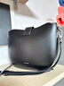 紅谷女包新款時(shí)尚單肩斜挎包休閑百搭水桶包女士手提包生日禮物 漆黑 曬單實(shí)拍圖