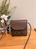 ANYSMIC奢侈高端品牌包包女士2025新款水桶包手機包真皮女包斜挎迷你小包 咖色(禮盒裝) 曬單實(shí)拍圖