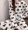 珊瑚絨睡衣女冬季蝴蝶加絨兩件套寬松休閑保暖套裝家居服睡褲 白色蝴蝶結套裝 均碼（適合80-130斤） 曬單實(shí)拍圖