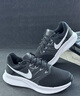耐克男子透氣專(zhuān)業(yè)跑步鞋春季公路緩震NIKE RUN SWIFT 3 DR2695 002黑/白色/暗煙灰 42.5 曬單實(shí)拍圖