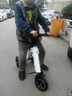 Ynbpno逸般輕型便攜折疊新款親子電動(dòng)車(chē)迷你時(shí)尚小型男女輕便電動(dòng)代步滑板車(chē) 單人座包【貴族白】30-45公里 曬單實(shí)拍圖