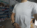 OEMG黑色正肩短袖男士夏季新款收袖口健身運動(dòng)修身t恤顯肌肉寬肩半袖 白花灰 L [建議110-125斤] 曬單實(shí)拍圖