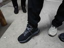 鴻星爾克熾野3男鞋加棉休閑鞋冬季新款棉鞋防滑保暖雪地靴運動(dòng)鞋百元券 正黑/碳灰 40 曬單實(shí)拍圖