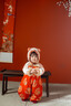 龍喜年周歲禮服女寶寶棉衣紅色加厚嬰兒國風(fēng)百天百日宴男衣服冬季 淺棕色晚唐直條圍巾套裝 上團鳳下團龍（預售6天發(fā)貨） 66cm 曬單實(shí)拍圖