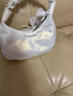 簡(jiǎn)木格斜挎包 2026珠光云朵包小眾設計百搭芭蕾風(fēng)蝴蝶結通勤軟皮小拎包 褶皺珠光云朵手提斜跨包【白色+絲帶】 曬單實(shí)拍圖