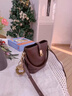 ANYSMIC奢侈高端品牌包包女包2025新款秋冬真皮女包斜挎手提包復古水桶包 酒咖色(禮盒裝) 曬單實(shí)拍圖