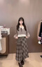 雪妃藍琪（XUEFEILANQI）秋冬連衣裙女裝2025新款學(xué)院風(fēng)針織毛衣套裝裙子小個(gè)子小香風(fēng)穿搭 奶咖色上衣+咖色格子裙 M 【建議80-100斤】 曬單實(shí)拍圖