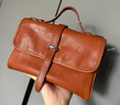 裘真新年禮物 植鞣牛皮007郵差包女真皮大容量通勤單肩斜挎包復古包 焦糖色 預售8天 曬單實(shí)拍圖