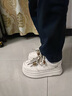 百麗（Belle）時(shí)尚串珠小白鞋女26春新款商場(chǎng)厚底增高休閑板鞋F1D1DAM6預售 米白 34 (220mm) 曬單實(shí)拍圖