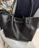 托特包百搭大容量單肩包時(shí)尚百搭單肩通勤包包女學(xué)生上課 黑色pu亮面托特包 曬單實(shí)拍圖