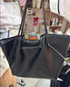 托特包百搭大容量單肩包時(shí)尚百搭單肩通勤包包女學(xué)生上課 黑色pu亮面托特包 曬單實(shí)拍圖