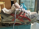 亞瑟士ASICS男鞋女鞋越野舒適運動(dòng)鞋耐磨透氣慢跑鞋戶(hù)外 GEL-KAHANA 8 淺褐色/紅色(男款) 42.5 曬單實(shí)拍圖