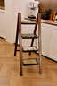 美世達（MEISD）梯子家用木紋中古風(fēng)折疊梯伸縮梯復古小步梯子室內便攜人字梯凳 復古韻味胡桃木色四步梯 曬單實(shí)拍圖