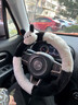 OEMG方向盤(pán)套冬季可愛(ài)帕恰狗汽車(chē)保暖毛絨男女卡通網(wǎng)紅防滑車(chē)把套女神 帕恰狗【白黑】長(cháng)毛【通用38cm】 曬單實(shí)拍圖