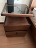 源氏木語(yǔ)實(shí)木床頭柜胡桃木智能帶鎖床邊柜臥室帶插座小儲物柜子 曬單實(shí)拍圖
