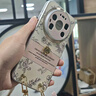 艾派客適用華為mate80Promax手機殼女生精孔素皮鏡頭全包圍防摔散熱硅膠邊框保護套簡(jiǎn)約高級新款小眾軟殼 【英文素描玫瑰花】金色立體山茶花+碎花絲巾掛繩 華為mate80Promax 曬單實(shí)拍圖